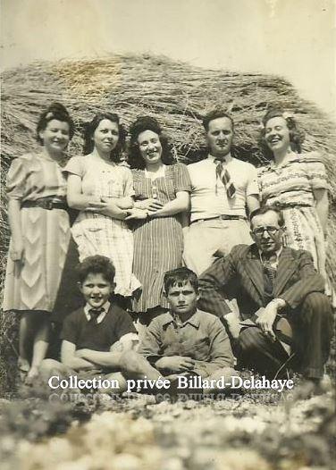 1942 - Jeanne et France PERIN sont avec leurs cousins de PONS  (17).