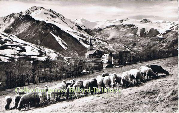 Azet (Hautes-Pyrénées).1172 m, au fond de la vallée St. LARY.