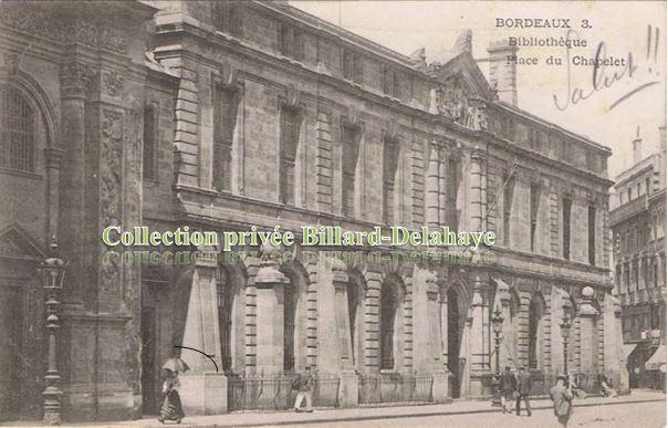 BIBLIOTHEQUE, place du Chapelet dans la rue Mably.