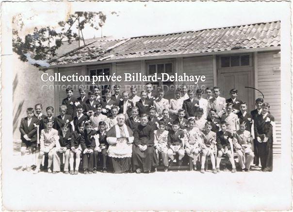 COMMUNIANTS PAROISSE SAINT-LOUIS 1950 (Abadie curé de BL fin 1800).