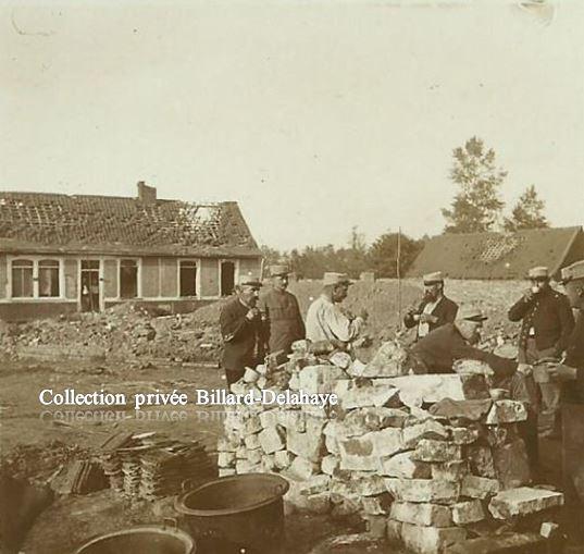 Guerre 1914/1918 - CUISINE EN PLEIN AIR EN FRANCE.