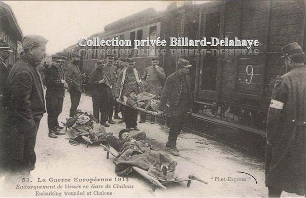 Embarquement des blessés en gare de Chalons. 1914-1918.