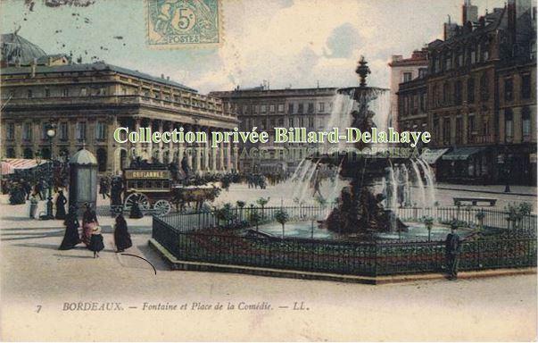 FONTAINE ET PLACE DE LA COMEDIE - à René MARQUESINE le 01.01.1906.