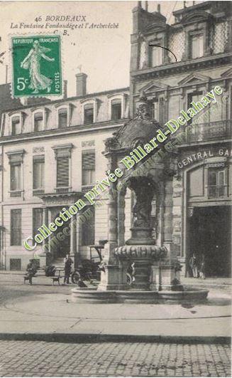 Fontaine Fondaudège et l'archevêché, place Charles Gruet (1844-1928).