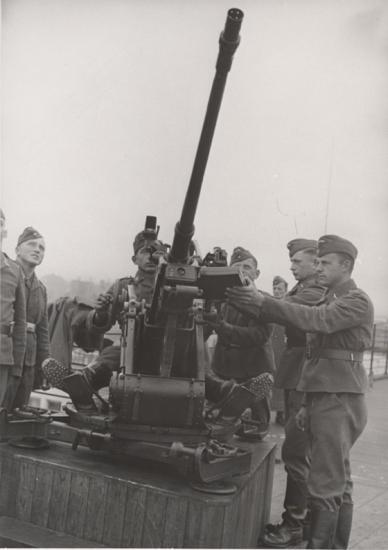 Type de matériel aux abords de Blanquefort, ici un canon anti aérien FLAK de la Luftwaffe.