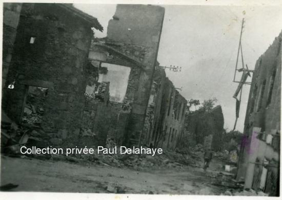 Photo prise à Oradour le 18 octobre 1944 par J. Dieudonné, camarade FTP.