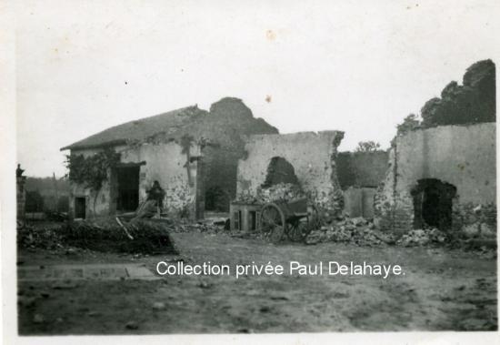 Photo prise à Oradour le 18 octobre 1944 par J. Dieudonné camarade FTP.