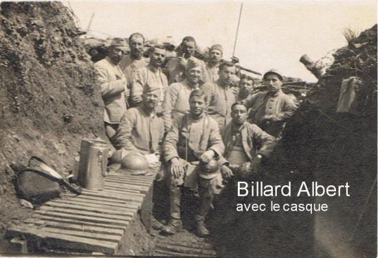 Tranchée, Albert Billard le seul avec le casque.
