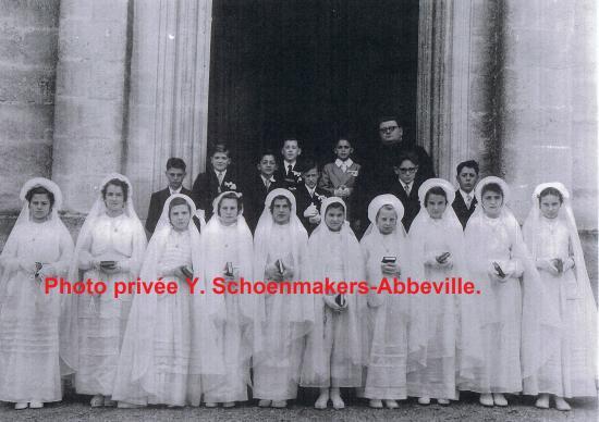 Photoc communion 1953- Le curé Constantin,J.L.Bernatets,L.Lafleur,M.Gire,J.P.Bidon,H.Blanc,?Roudey,G.Biard et son frère.