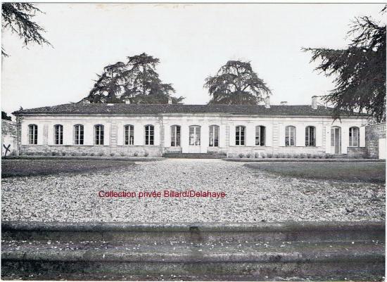 Le Château du Dehez, en 1942, est le quartier général de la marine allemande.