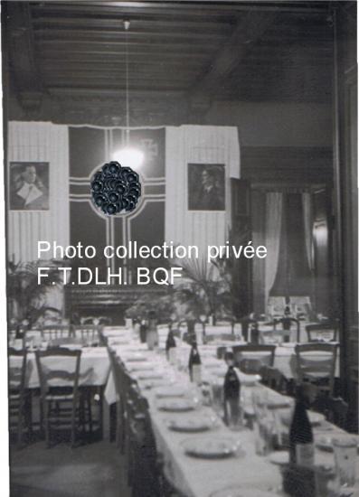 Tables dressées pour le repas Noël de guerre 1941