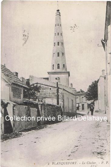 Le clocher vu de la rue du Maréchal-Leclerc.