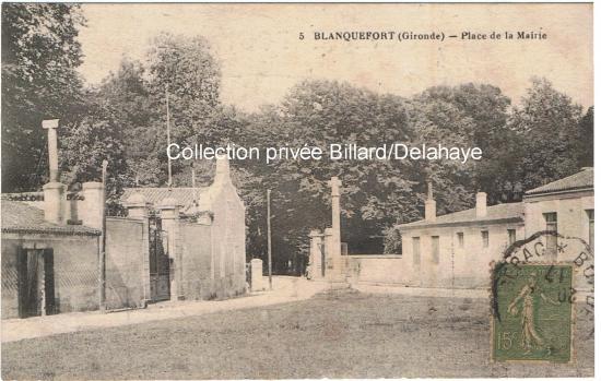 Place de la Mairie en 1917.