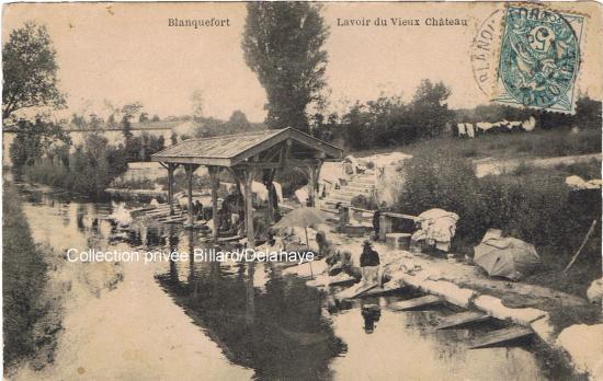 Autre vue du lavoir de Canteret.