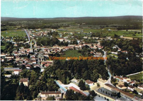 Vue aérienne du bourg.