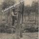 LE GEMMEUR sur son échelle à SOULAC (Médoc) vers 1900.