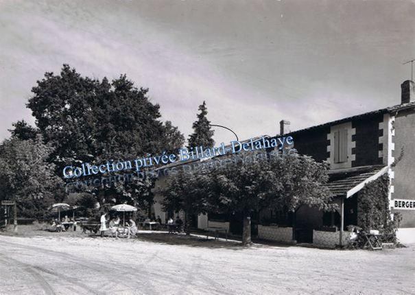 L'AUBERGE DU PONT BERNET, route de Soulac, Le Pian-Médoc (33).