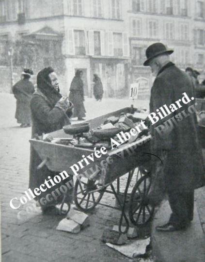 Marchande des 4 saisons,Paris,janvier 1917.La queue pour du charbon.
