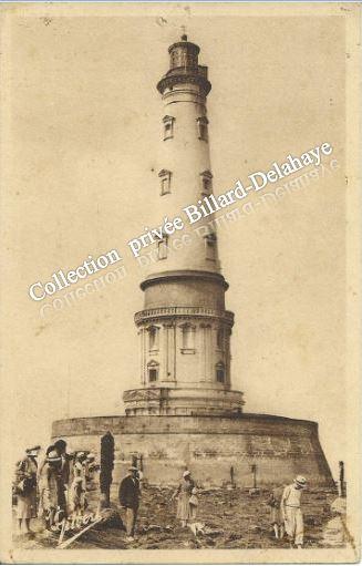 PHARE DE CORDOUAN PECHE AUX MOULES ET AUX COQUILLAGES.