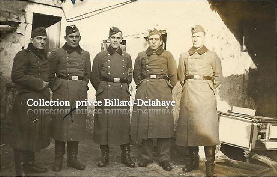 GROUPE DE SOLDATS ALLEMANDS EN 39/45.