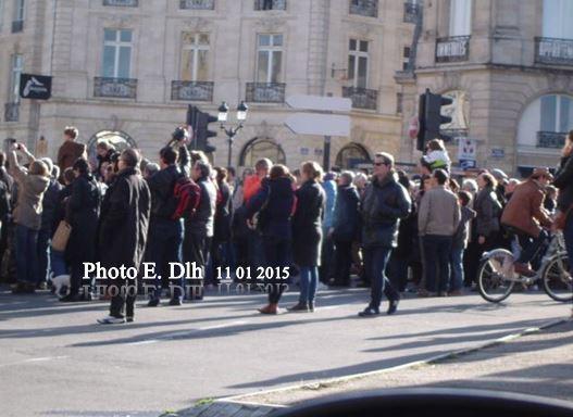 MARCHE REPUBLICAINE CONTRE UNE GUERRE ASYMETRIQUE.