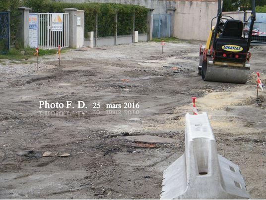 TRAVAUX DU HAUT CACHAC : Rue de l'abbé Raby sans enrobé.