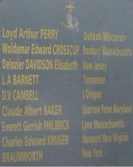 LE MOUTCHIC - Plaque à la mémoire des 9 disparus de U S Navy