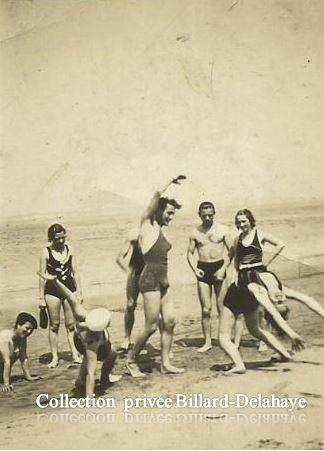 LACANAU-OCEAN (Gironde). GROUPE DE JEUNE VERS 1936.
